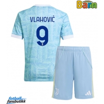 Juventus Dusan Vlahovic #9 Bortedraktsett Barn 2025-26 Kortermet (+ Korte bukser)